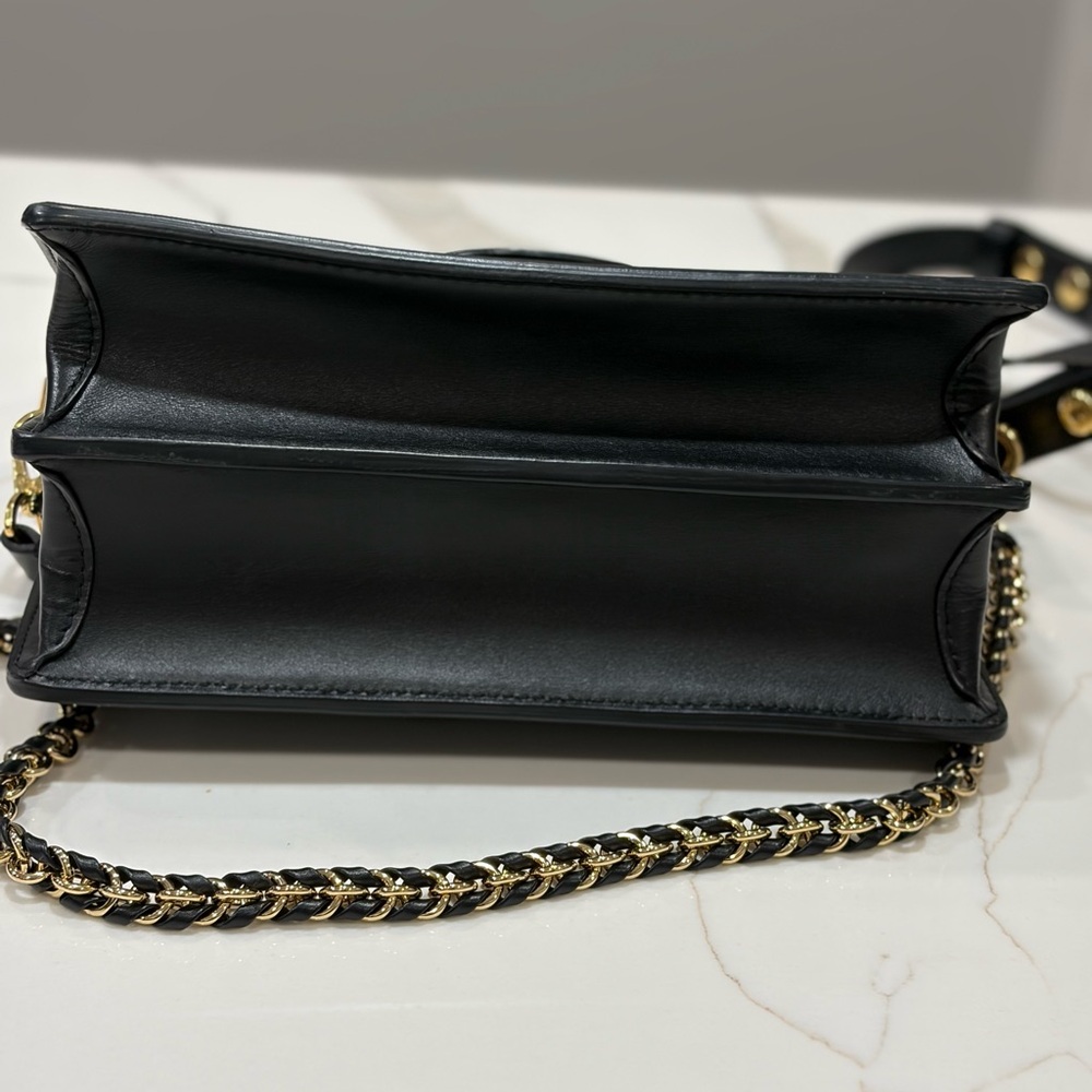 Louis Vuitton Black Leather Shoulder Bag with Gold Chain - Picture 8 of 10